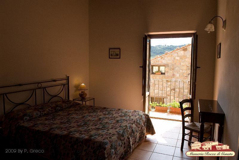 Masseria Rocca Di Gonato Castelbuono  Zimmer foto